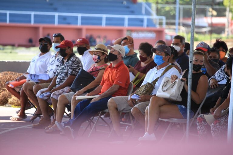 Gracias a la eficiencia lograda con la experiencia de las pasadas etapas de vacunación contra Covid-19, la jornada para adultos mayores de 50 a 59 años de edad en Playa del Carmen se ha logrado de manera más ágil, por lo que las autoridades de Salud han confirmado que la campaña continuará hasta el próximo sábado 8 de mayo del 2021.