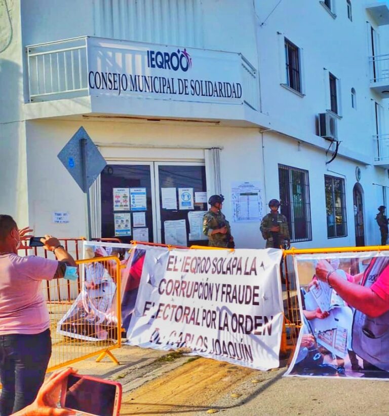 Ante la confrontación, acusaciones, cuestionamientos y polémicas que se dieron el pasado 9 de junio 2021 en la sede del Consejo Municipal del Instituto Electoral de Quintana Roo en Solidaridad, es la Secretaría de Marina Armada de México quien ha tomado el control del acceso al recinto ubicado en la colonia Colosio de Playa del Carmen.