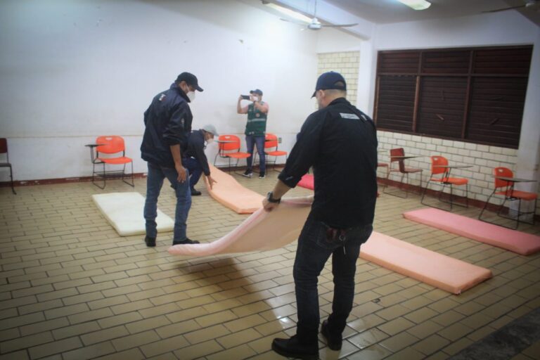 HABILITAN REFUGIO TEMPORAL Y REFUERZAN LIMPIEZA DE COLADERAS ANTE FUERTES LLUVIAS