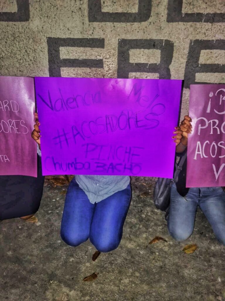 PROTESTAN ESTUDIANTES CONTRA PRESUNTOS ABUSADORES EN BACHILLERES DE PLAYA DEL CARMEN