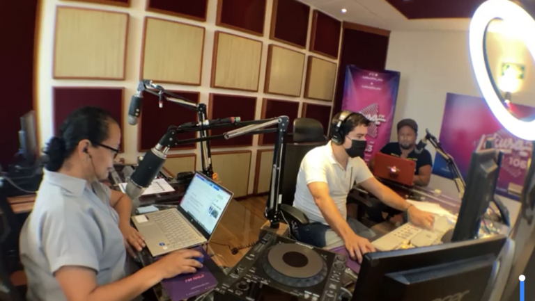106.3FM y 99.3FM Lokura FM