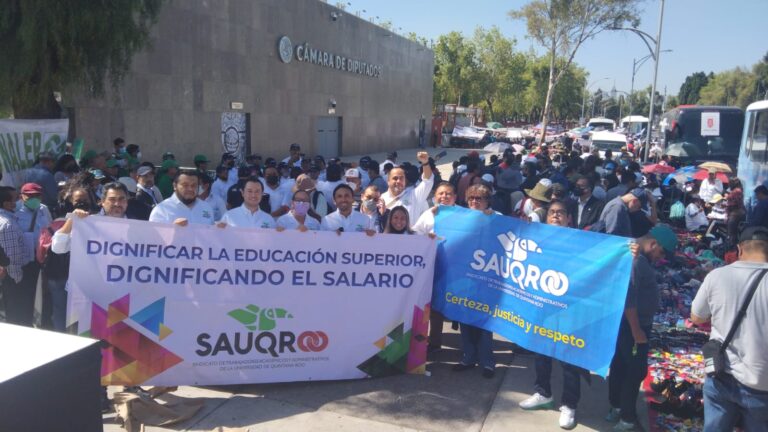 PIDEN AUMENTO SALARIAL TRABAJADORES DE UQROO EN PROTESTA NACIONAL