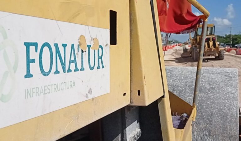 INCUMPLE FONATUR REPARACIÓN DE CARRETERA EN PLAYA DEL CARMEN; TARDARÁN OTROS 6 MESES