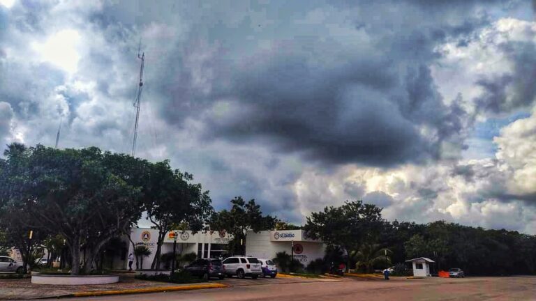 LLEGAN PRIMEROS EFECTOS DE FRENTE FRIO #19 EN NORTE DE QUINTANA ROO