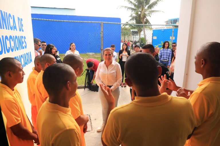 INAUGURAN CLÍNICA DE ADICCIONES EN CÁRCEL DE PLAYA DEL CARMEN