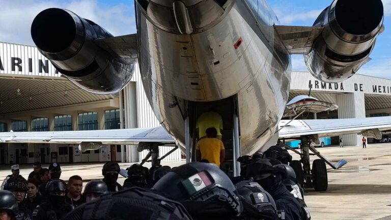DESPRESURIZAN PENALES DE QUINTANA ROO HACIA CÁRCELES FEDERALES; SUCCAR KURI Y MARIO MARÍN ENTRE LOS TRASLADOS