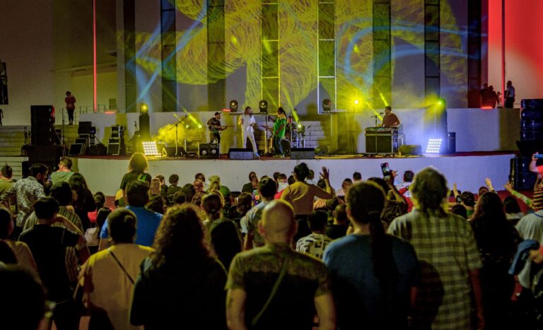 Rinden tributo a Bob Marley con “Noche de Reggae” en Megaescultura de Chetumal