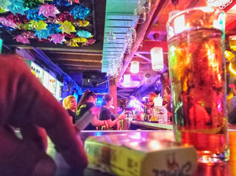 SUMAN AMPAROS RESTAURANTES DE PLAYA DEL CARMEN CONTRA LEY ANTITABACO