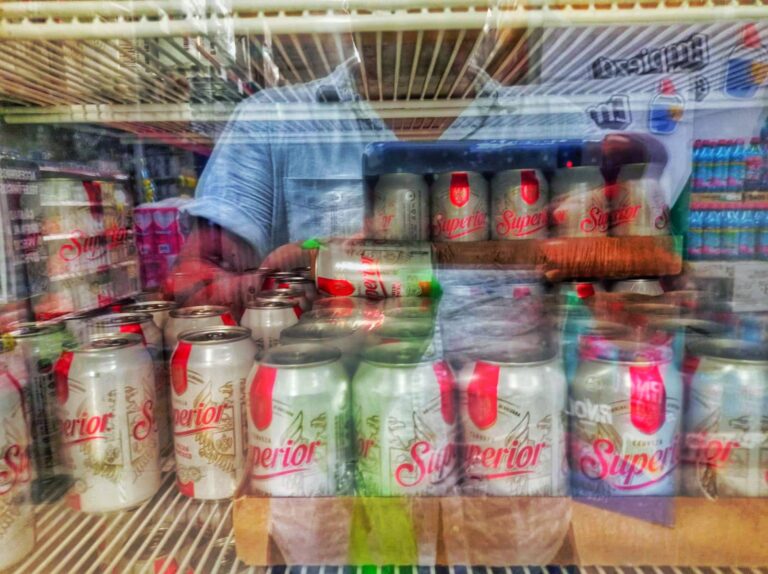 QUITARÁN VENTA DE ALCOHOL CERCA DE ESCUELAS Y PARQUES
