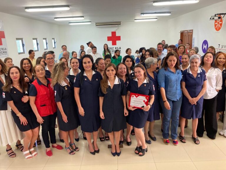 TOMA PROTESTA COORDINACIÓN DE DAMAS VOLUNTARIAS DE CRUZ ROJA EN PLAYA DEL CARMEN