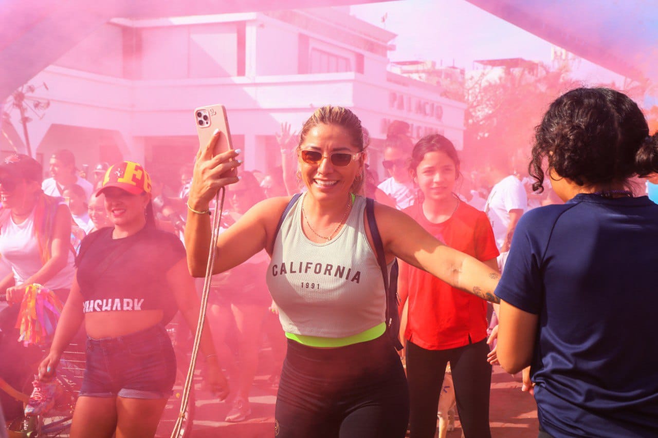 • La presidenta Lili Campos dio la salida a “La carrera de colores” ruta Solidaridad