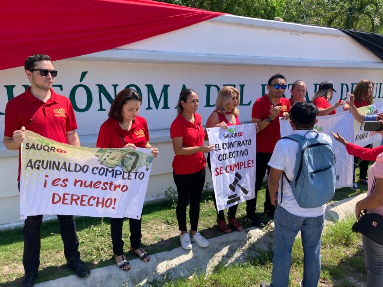PROTESTAN TRABAJADORES DE UQROO; ADVIERTEN HUELGA ESTATAL