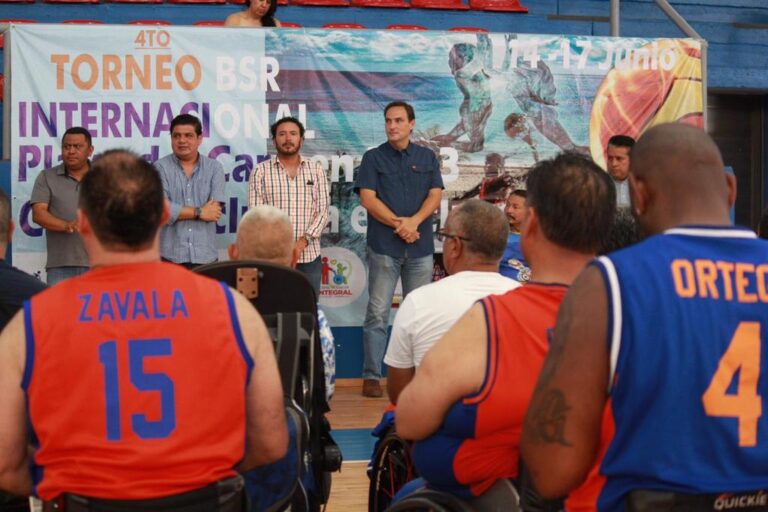 *Con la visita de equipos de México, Estados Unidos y Colombia inició la fiesta deportiva en la duela del Poliforum de Playa del Carmen.