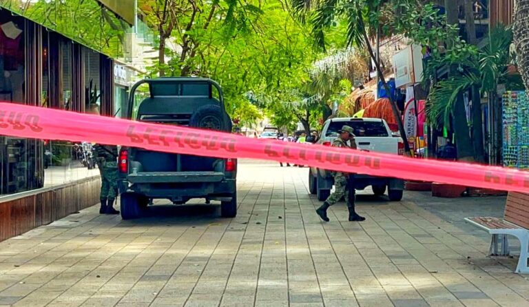 PRENDEN ALERTAS POR ATAQUES EN ZONA TURÍSTICA; REFORZARÁN MARINOS Y MÁS POLICÍAS