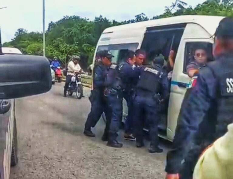 Frustran robo en transporte público, además aseguran armas y estupefacientes en otros puntos
