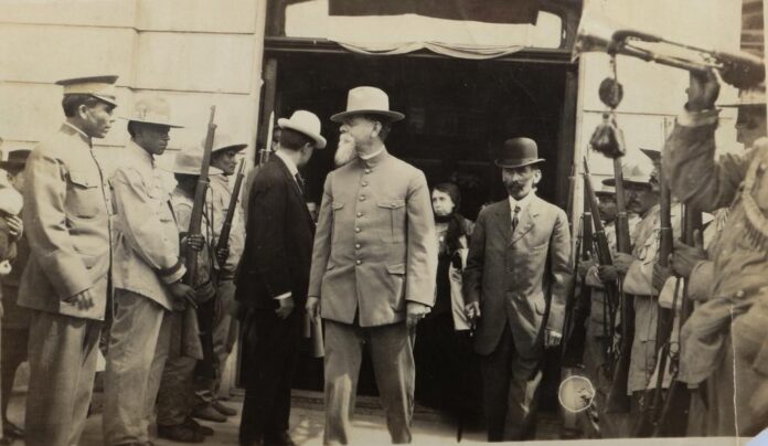 -La comunidad cozumelaña es la primera en ver estas fotografías históricas, que habían permanecido en la familia del fotoperiodista Robert Speed