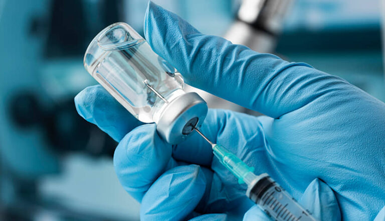 APRUEBA COFEPRIS REGISTRO DE VACUNA ANTICOVID DE PFIZER; RECHAZA EL DE ASTRAZENECA