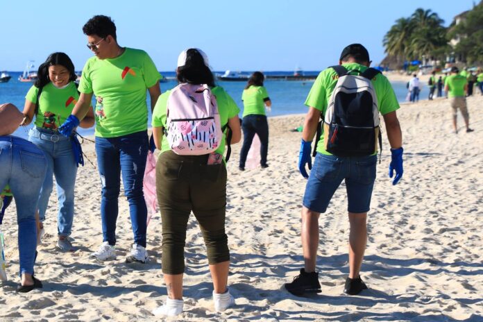 • Más de mil personas se sumaron a estas actividades en playas y cenotes, como parte de las labores de concientización para el cuidado de los ecosistemas, riqueza natural de Solidaridad