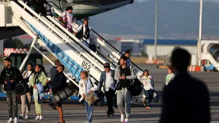 Abre SRE registro para puente aéreo de Israel a Europa
