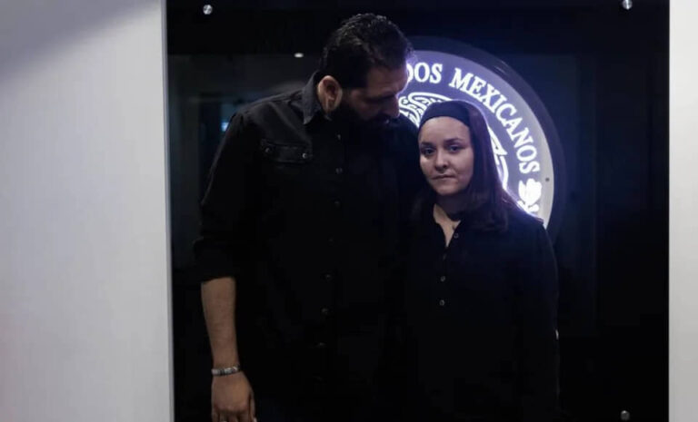 LLEGA A MÉXICO BÁRBARA LANGO Y SU ESPOSO, TRAS SALIR ISRAEL