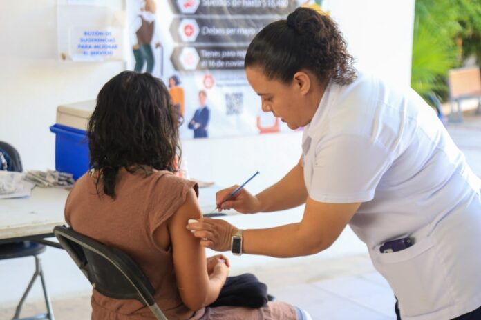 • Para proteger la salud de la población vulnerable, el gobierno municipal que encabeza Lili Campos participa en jornada nacional de vacunación