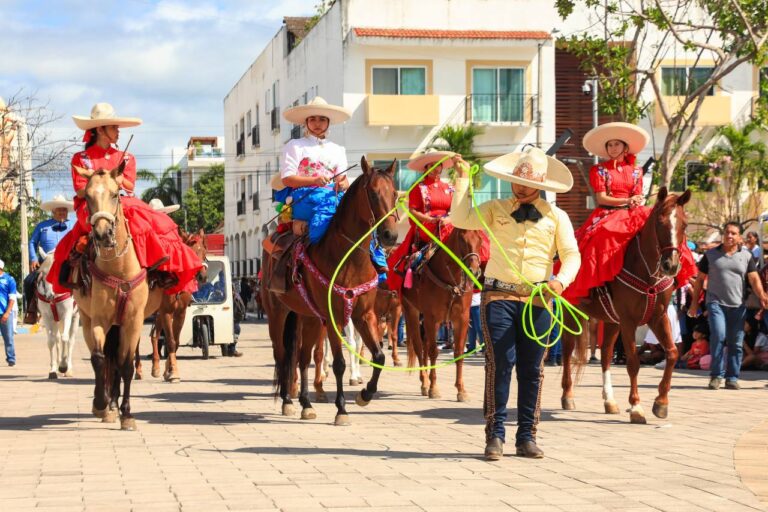 • La presidenta Lili Campos destaca la entusiasta participación de todas y todos quienes contribuyeron con alto valor cívico, destreza deportiva y habilidades culturales, que refleja un municipio fuerte y sólido