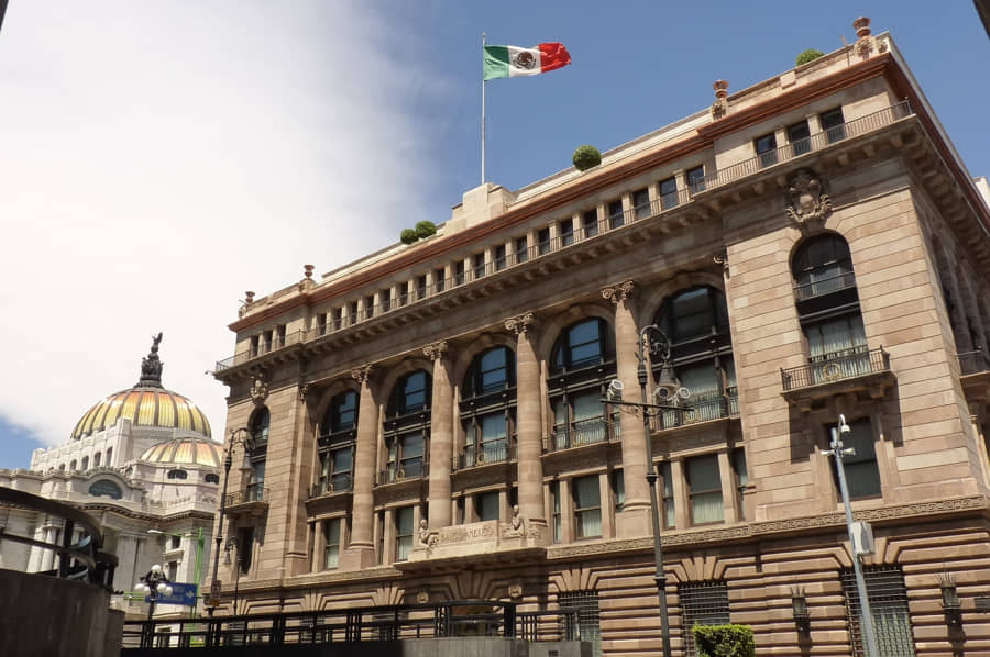 DISMINUYE BANCO DE MÉXICO LA TASA DE INTERÉS INTERBANCARIA A 10.5%