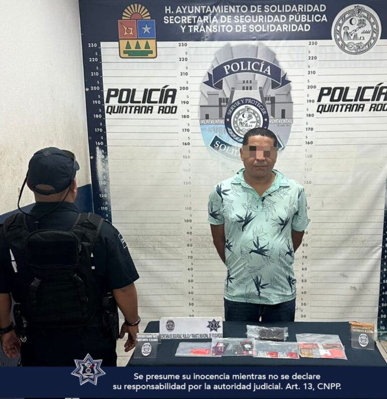 Detienen por robo de tarjeta bancaria a sujeto en Centro Maya; traía más de 10 y una cartera ajena