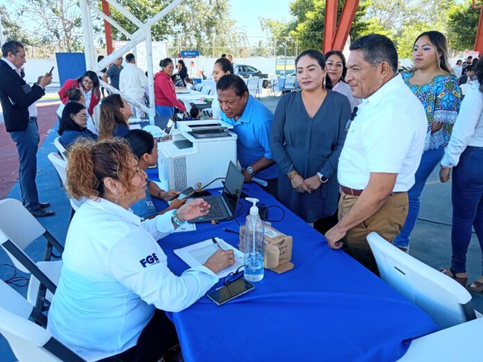 Un total de 20 empresas ofrecieron más de 900 vacantes a habitantes de Puerto Aventuras
