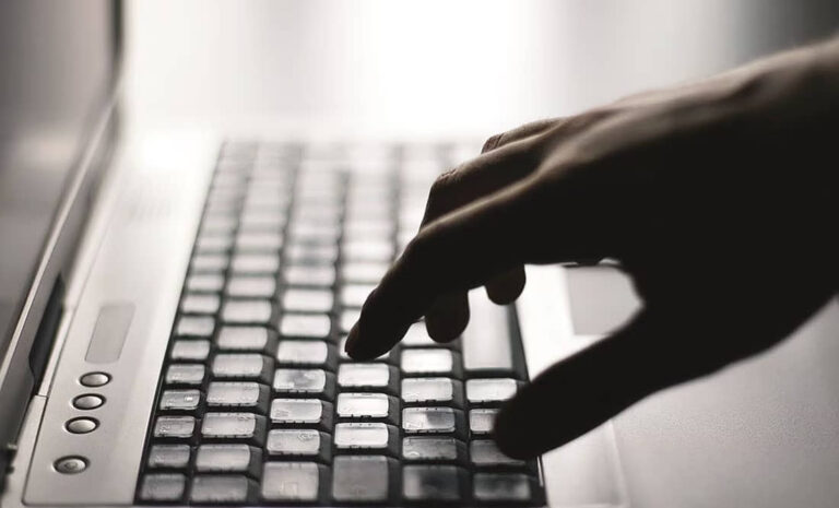 ATLAS NETWORK, DETRÁS DE GRANJAS DE BOTS CONTRA AMLO Y SHEINBAUM