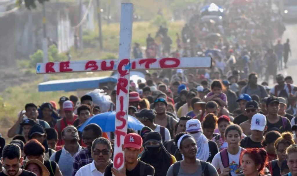 CARAVANA DE 2 MIL MIGRANTES SALE DE CHIAPAS