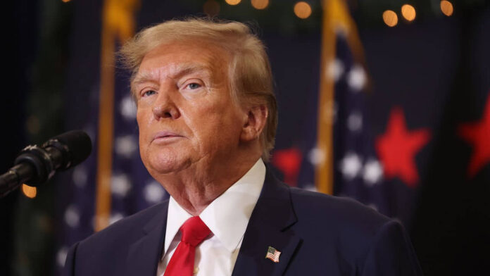 DONALD TRUMP REALIZA AFIRMACIONES FALSAS EN CONFERENCIA DE PRENSA DESDE MAR-A-LAGO