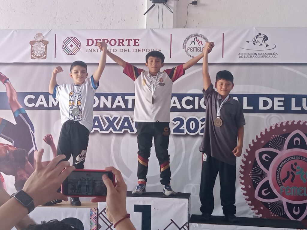 ATLETAS QUINTANARROENSES CONQUISTAN 7 PRESEAS EN EL CAMPEONATO NACIONAL 2024 DE LUCHAS ASOCIADAS