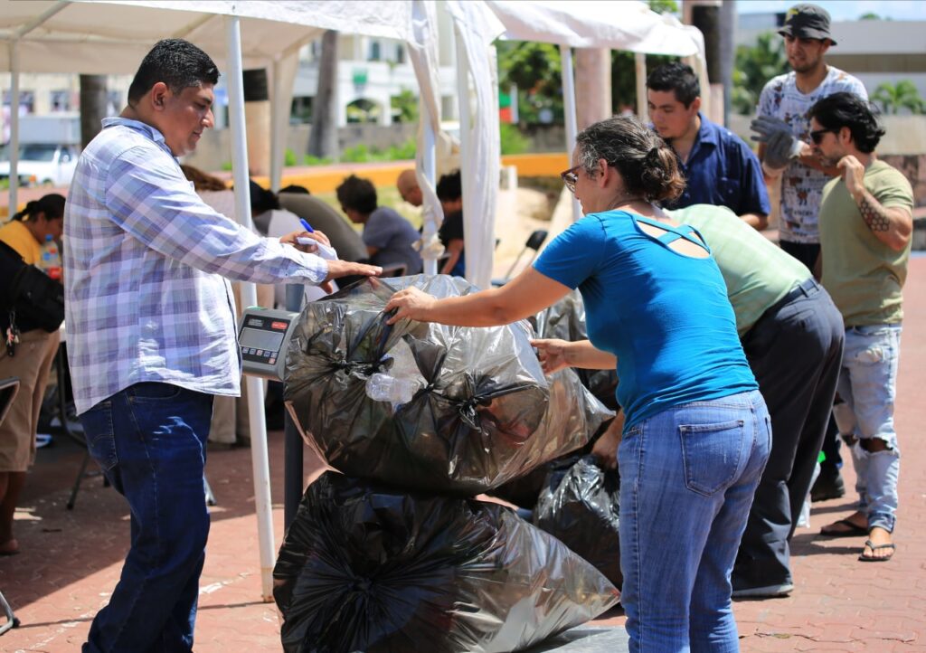 INVITAN A PROTEGER MEDIO AMBIENTE CON RECICLATÓN