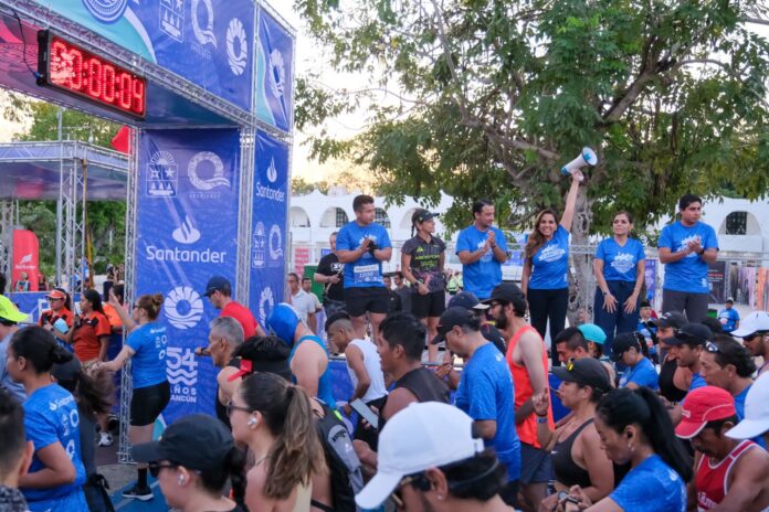 -La gobernadora Mara Lezama destacó el papel del Medio Maratón para promover la historia, identidad y la diversificación turística del destino.