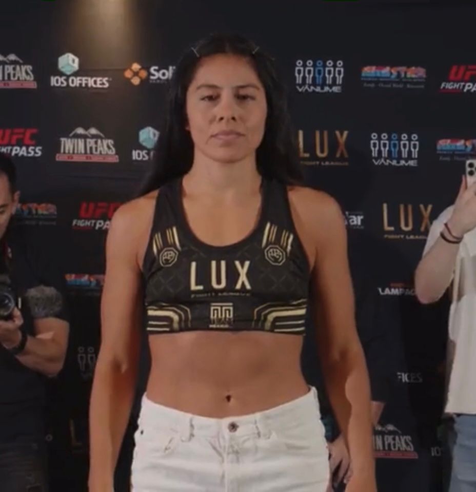 Andrea Vazquez se declara lista para su pelea en Lux Fight League 042