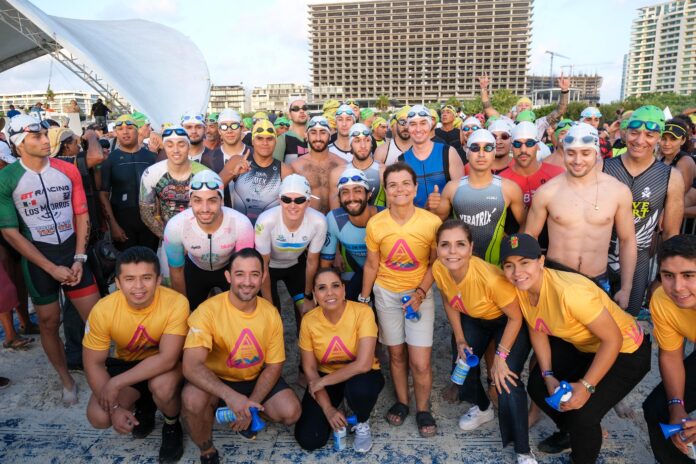 -La gobernadora Mara Lezama dio el arranque de salida y destacó la promoción turística y deportiva en este evento realizado como parte de los festejos del 54 aniversario de Cancún