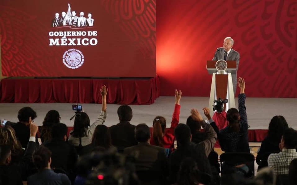 RECHAZA INE SUSPENDER TRANSMISIÓN DE CONFERENCIAS DE AMLO