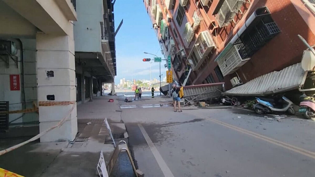 TERREMOTO DE 7.5 EN TAIWAN DEJA AL MENOS 4 MUERTOS Y 50 HERIDOS