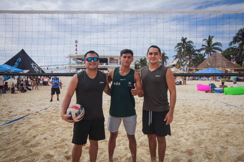 Celebran festival de voleibol de playa en el corazón turístico de Solidaridad. Con una gran participación de equipos