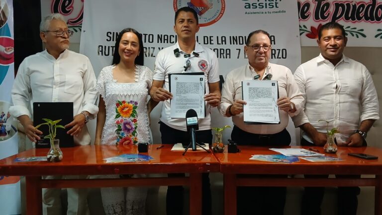 Realizan firma de convenio con beneficio médico para 30 mil trabajadores
