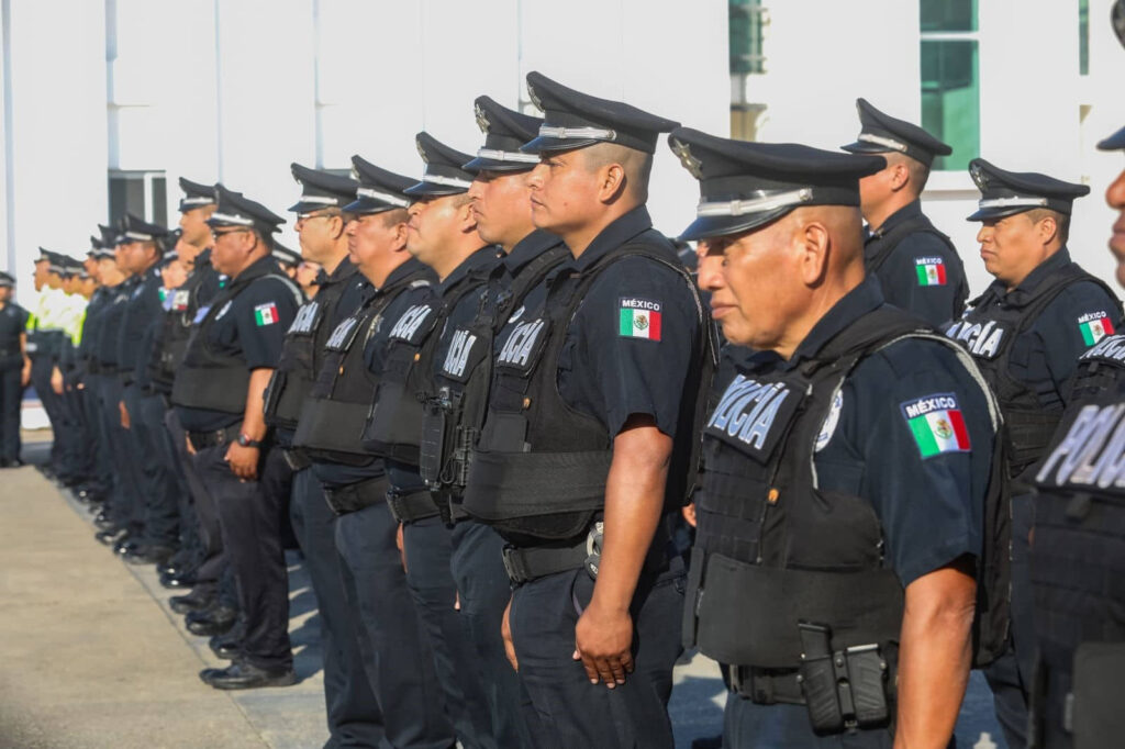 Estefanía Mercado le cumple a las y los policías de Playa del Carmen; anuncia la entrega de un bono económico