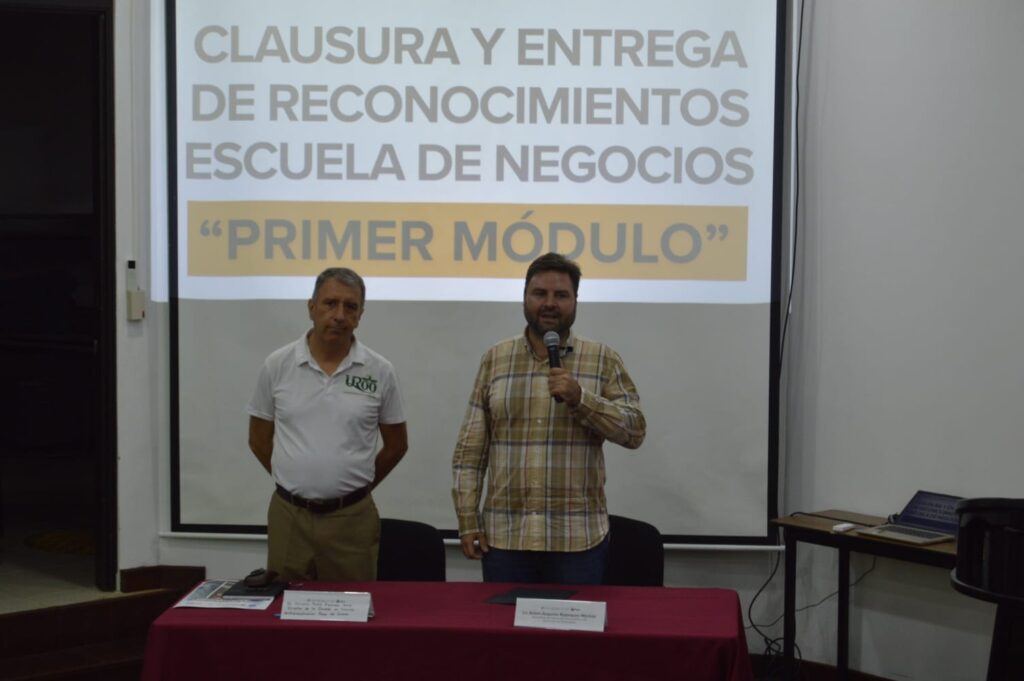 Escuela de Negocios impulsa a 120 emprendedores y fortalece el tejido social en Playa del Carmen