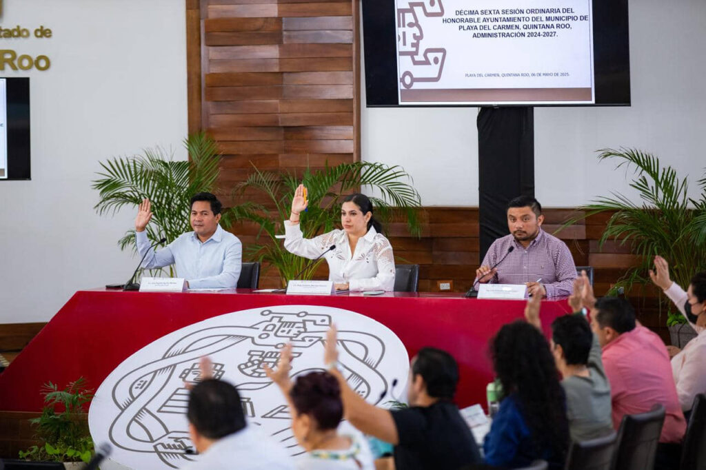 Estefanía Mercado moderniza Playa del Carmen; Cabildo aprueba reubicación de paraderos y fortalece participación ciudadana