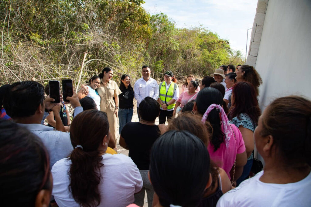 Del abandono a la esperanza, Estefanía Mercado inaugura paradero que transforma la vida estudiantil en Playa del Carmen