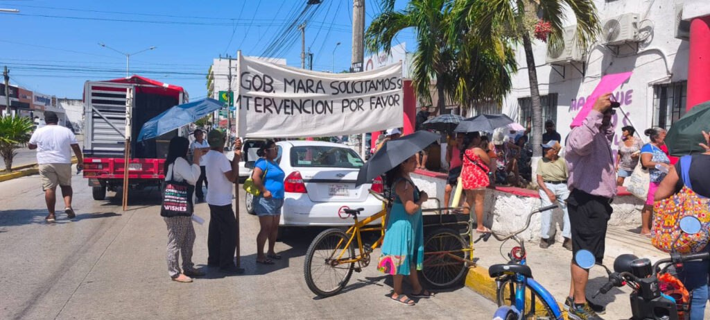 Protestan por altos costos y presuntas irregularidades en escrituración de La Colosio