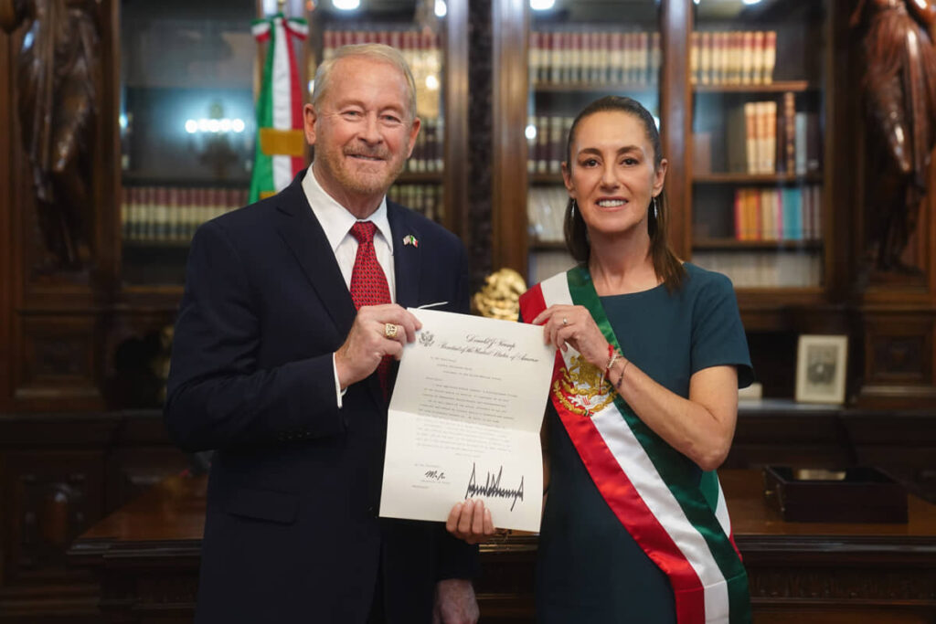 Claudia Sheinbaum recibe al nuevo embajador de EE.UU. y a representantes diplomáticos en Palacio Nacional