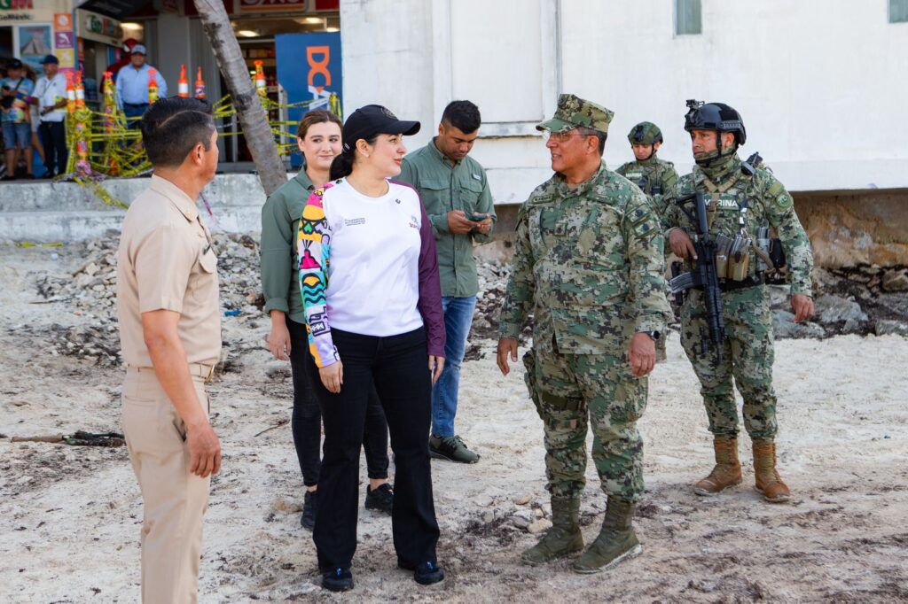 Estefanía Mercado lidera operativo con la SEMAR y ZOFEMAT para enfrentar el sargazo en Playa del Carmen