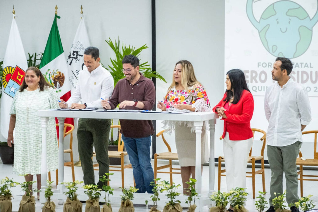 Canacintra nacional y la PPA de Quintana Roo firman convenio de colaboración en el marco del Día Mundial del Medio Ambiente

En el marco del Día Mundial del Medio Ambiente y durante la realización del Foro Cero Residuos, se llevó a cabo la firma de un convenio de colaboración entre la Cámara Nacional de la Industria de Transformación (CANACINTRA) y la Procuraduría de Protección al Ambiente del Estado de Quintana Roo (PPA), con el objetivo de fortalecer las estrategias conjuntas en favor del desarrollo sustentable y la gestión responsable de residuos industriales. 

El convenio fue suscrito por el Procurador de Protección al Ambiente del Estado de Quintana Roo, Alonso Fernández Lemmen Meyer, y en representación de CANACINTRA Nacional, por la Lic. Mónica de Jesús Pérez Morales, Vicepresidenta Nacional de Desarrollo Sustentable y Responsabilidad Social. En representación del Gobierno del Estado, acudió el Secretario de Ecología y Medio Ambiente, Lic. Óscar Alberto Rébora Aguilera, quien destacó la importancia de sumar esfuerzos con el sector industrial para construir un futuro más sostenible en Quintana Roo. 

La Delegación de CANACINTRA Playa del Carmen participó activamente en este importante acto. José Luis Acosta Quian, presidente de la delegación, subrayó el compromiso local con la agenda ambiental: 

"Nos sumamos con total convicción a esta iniciativa que busca armonizar el crecimiento industrial con la protección de nuestro entorno. En Playa del Carmen, creemos firmemente que el desarrollo económico debe ir de la mano con la sostenibilidad." 

El convenio contempla acciones conjuntas de capacitación, asesoría técnica, promoción de buenas prácticas ambientales y cumplimiento de normativas en beneficio de las empresas afiliadas, tanto a nivel local como nacional. 

Con esta firma, se sientan las bases para una colaboración institucional que permitirá que la industria de Quintana Roo avance con responsabilidad hacia una economía circular, resiliente y comprometida con el medio ambiente.

