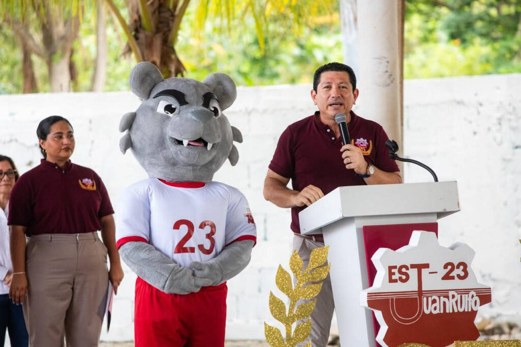 En Playa del Carmen la educación es prioridad y un derecho humano: Estefanía Mercado en el 25 aniversario de la Secundaria Técnica Juan Rulfo